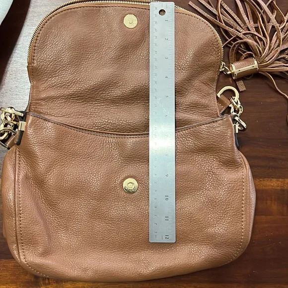 Michael Kors Leather Bag Brown Saffiano Gold Hardware & Tassel - Picture 13 of 14